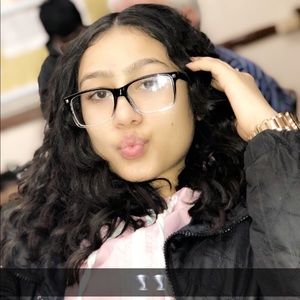 Meet your Posher, Aliss